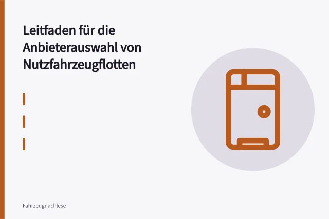 Transporter und leichte Lkw einer Nutzfahrzeugflotte auf dem Betriebshof. Leitfaden für die Anbieterauswahl von Nutzfahrzeugflotten